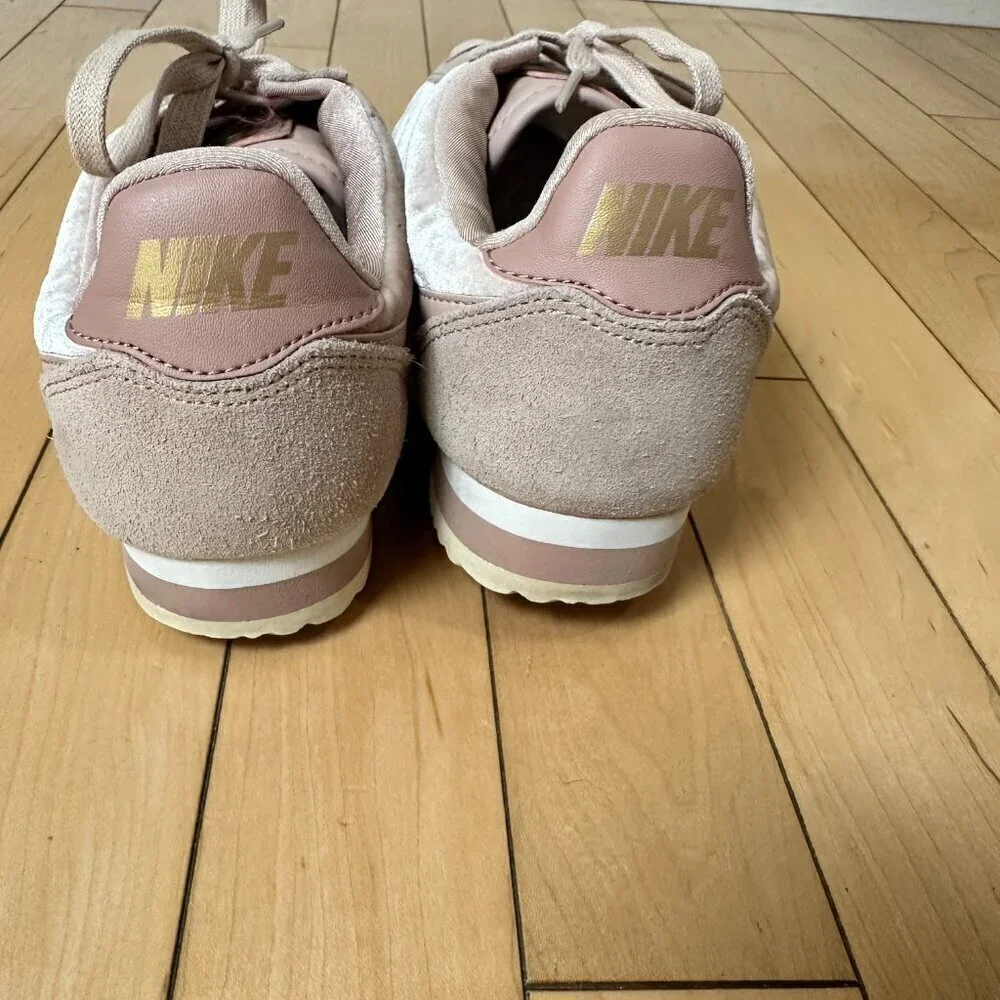 RARE NIKE Velour / Velvet Blush Pink Sneakers Tennis Shoes Size 7.5